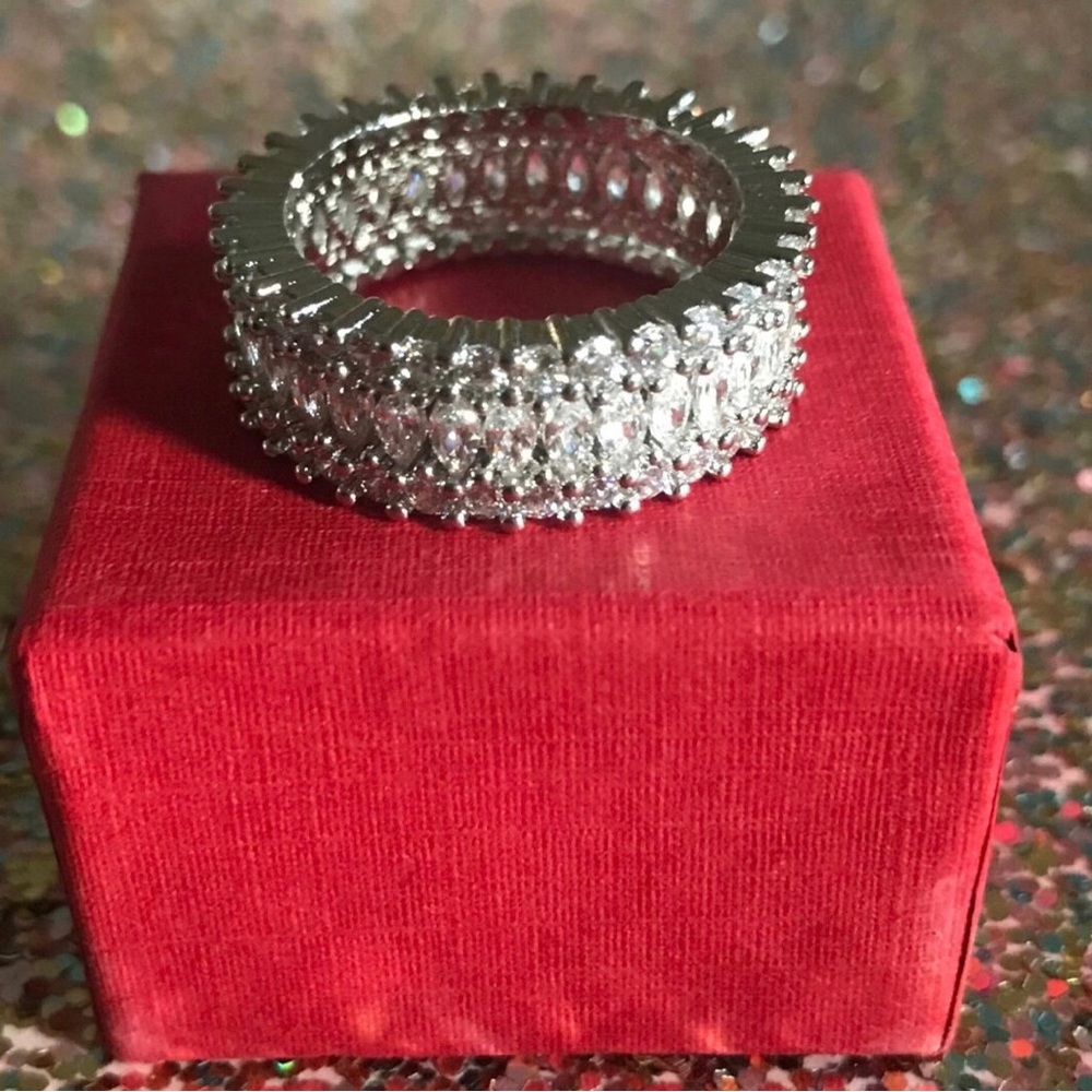 Elegant Silver Women's Ring